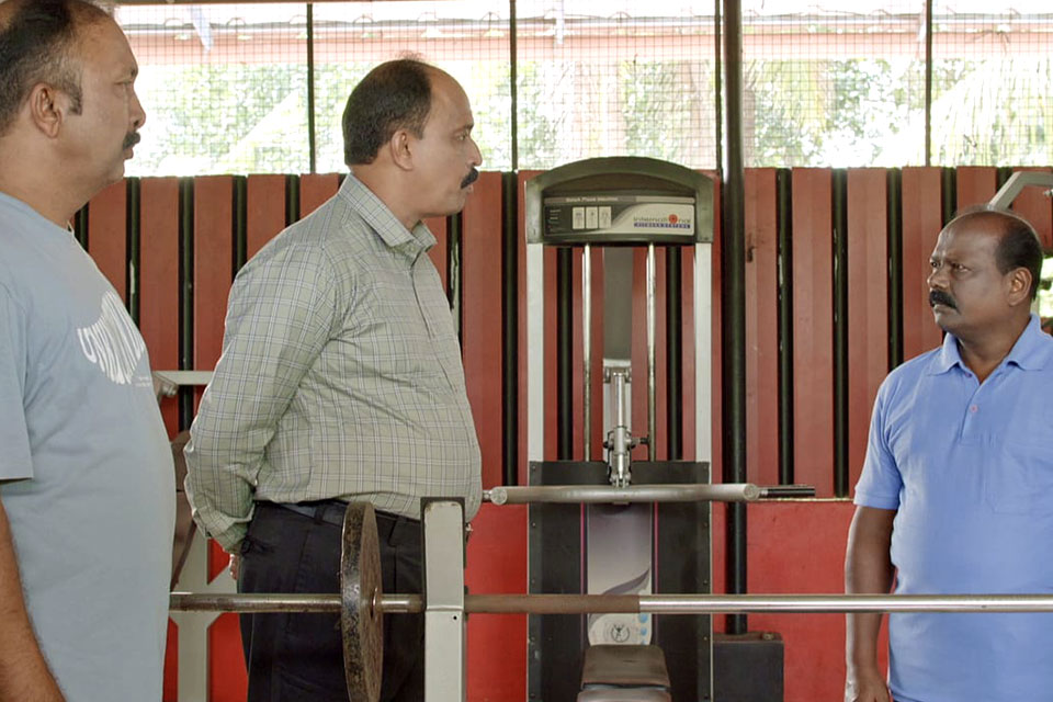 Dark-Tracking-poster_teamjpg